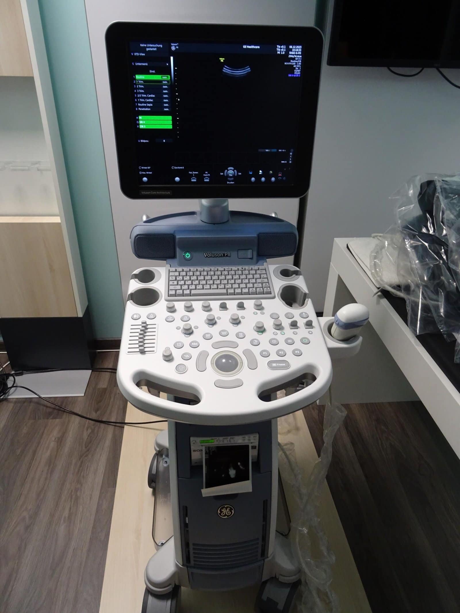 Voluson P8 - Erste Schritte 1 Voluson P8 refurbished von GE Healthcare